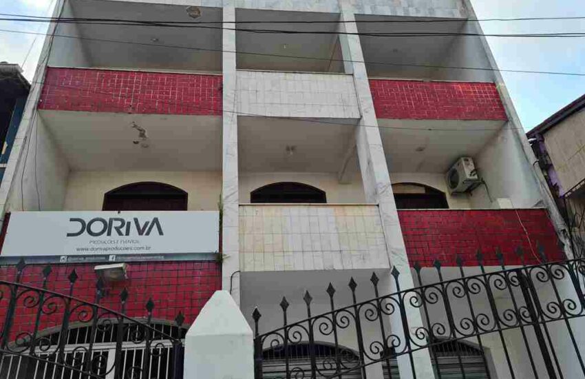 Prédio Comercial a Venda no Centro