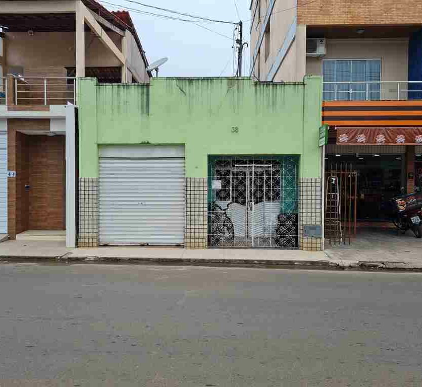 Casa a Venda na Avenida ACM